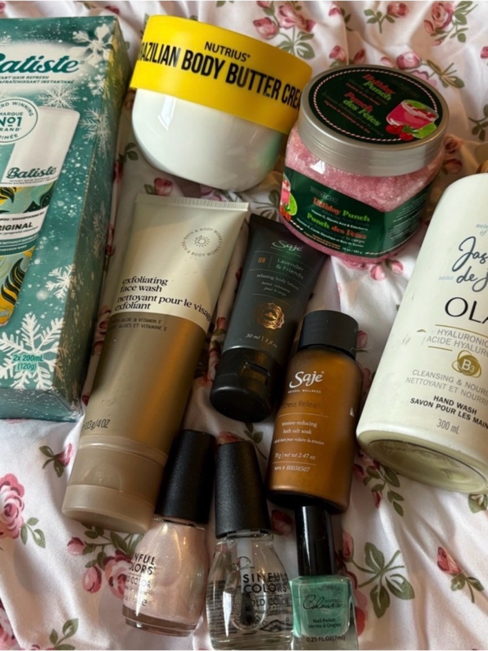 Bath & Body Works white and yellow body care assortment